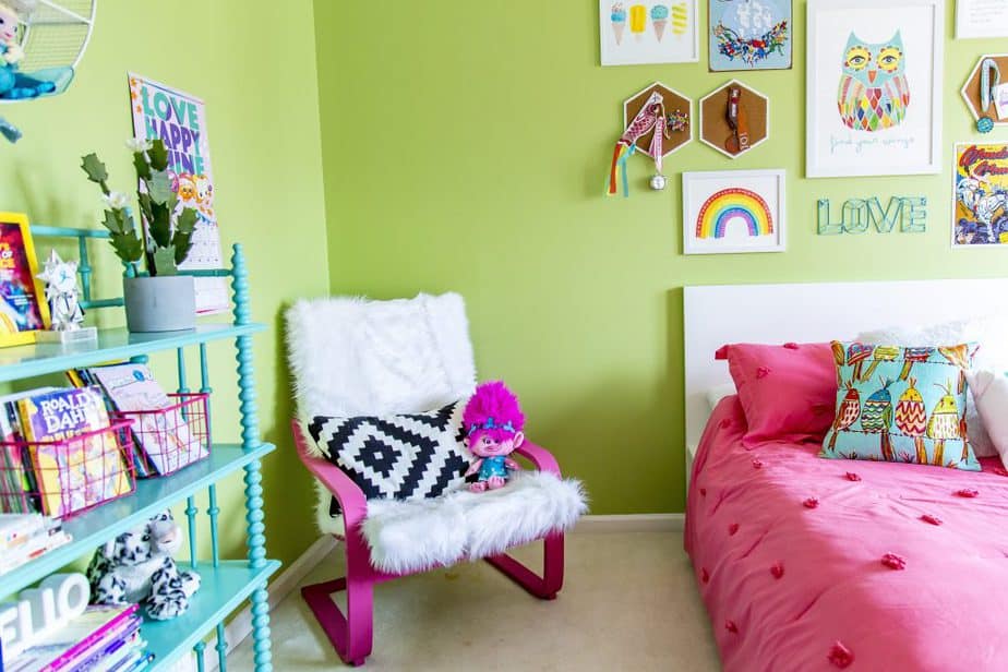 girls rainbow bedroom